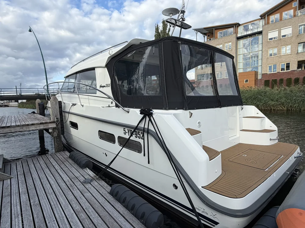 BoatPhoto.alt