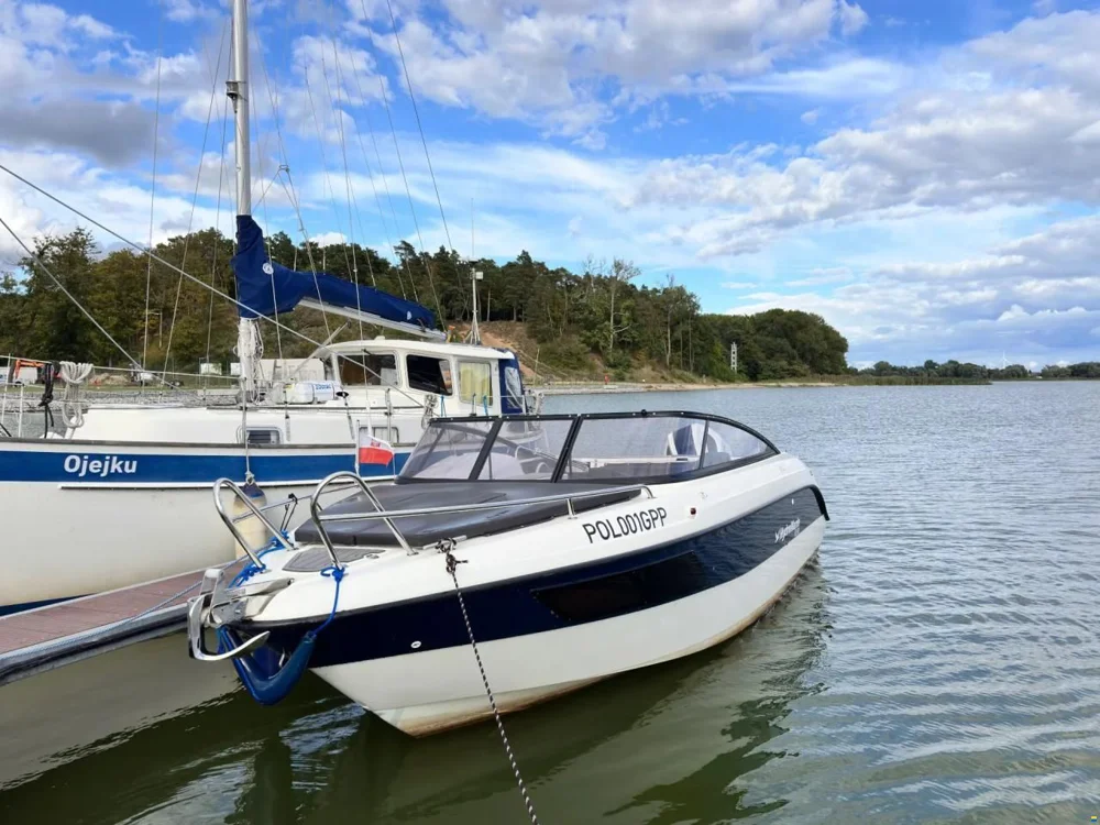 BoatPhoto.coverAlt