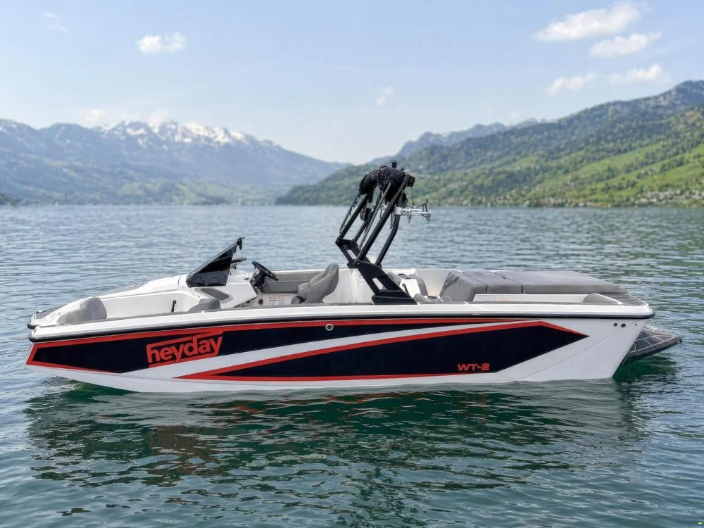 BoatPhoto.coverAlt