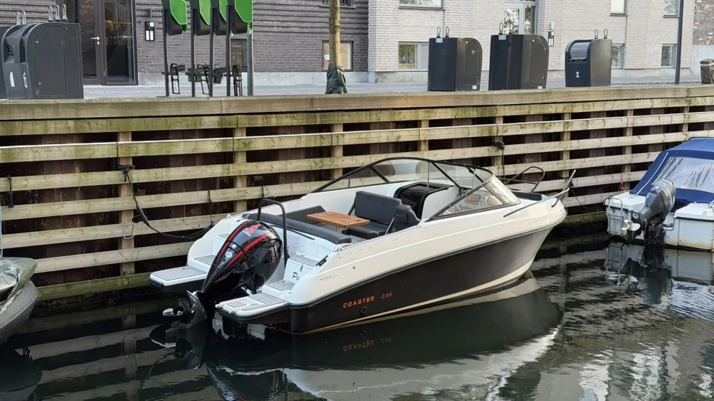 BoatPhoto.coverAlt
