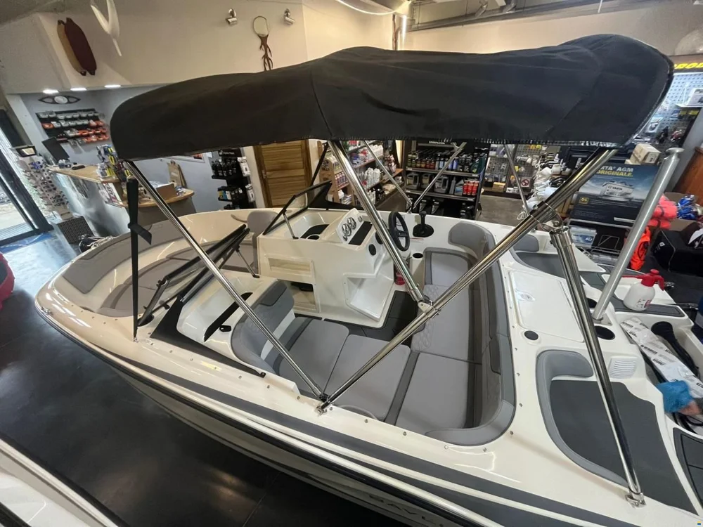 BoatPhoto.coverAlt