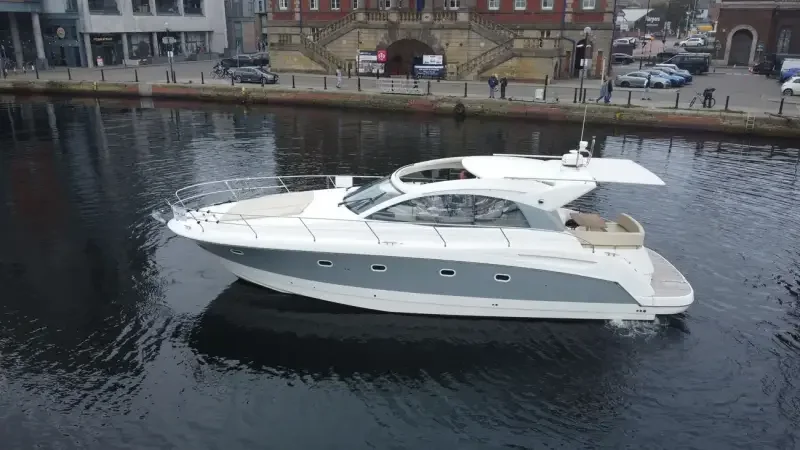 BoatPhoto.coverAlt