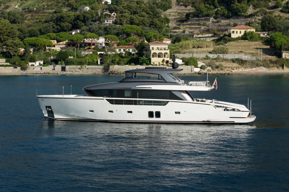 BoatPhoto.coverAlt