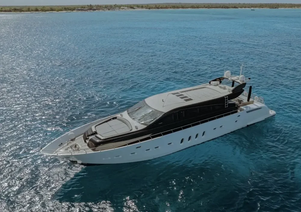 BoatPhoto.coverAlt