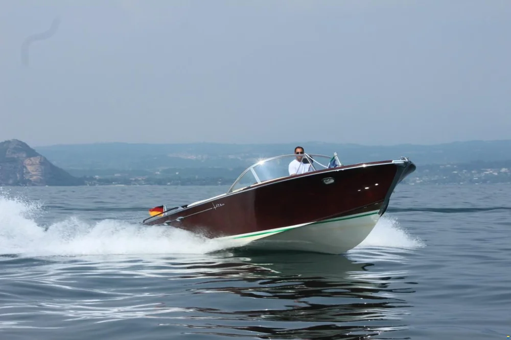 BoatPhoto.coverAlt