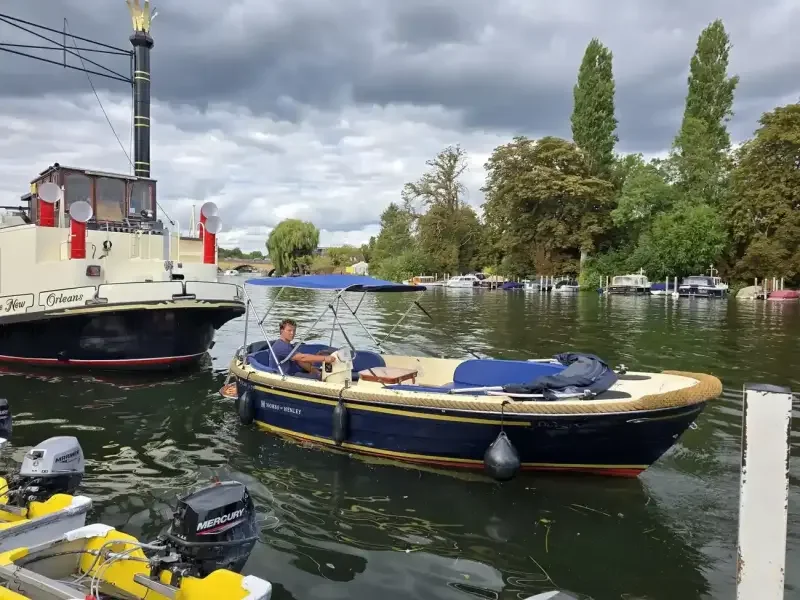 BoatPhoto.alt