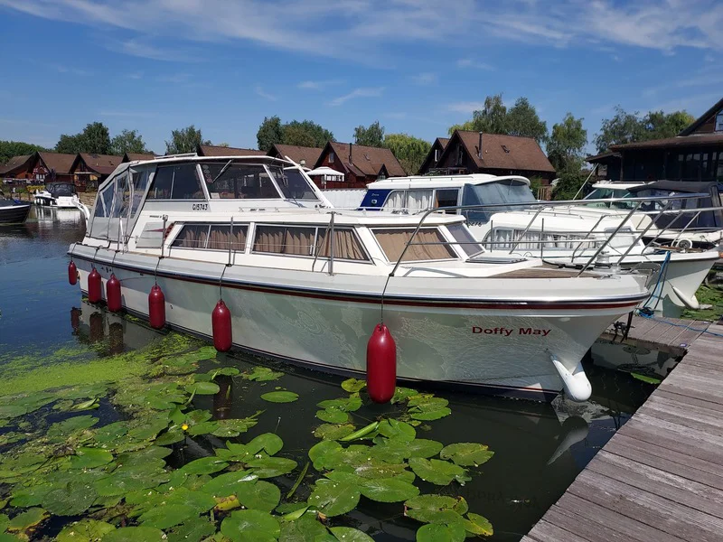 BoatPhoto.coverAlt