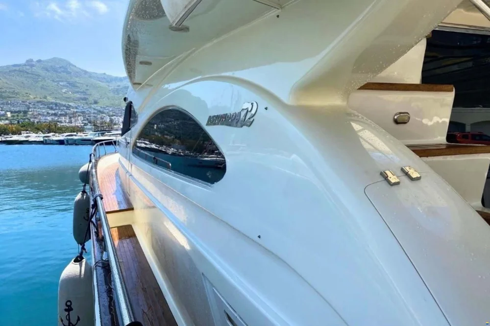 BoatPhoto.alt