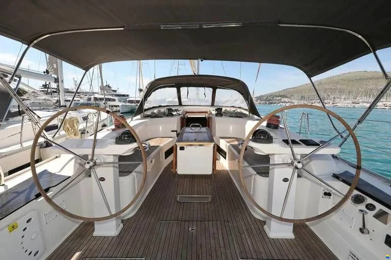 2011 Bavaria 50 Cruiser for sale in Punat, Croatia, photo 5 of 5