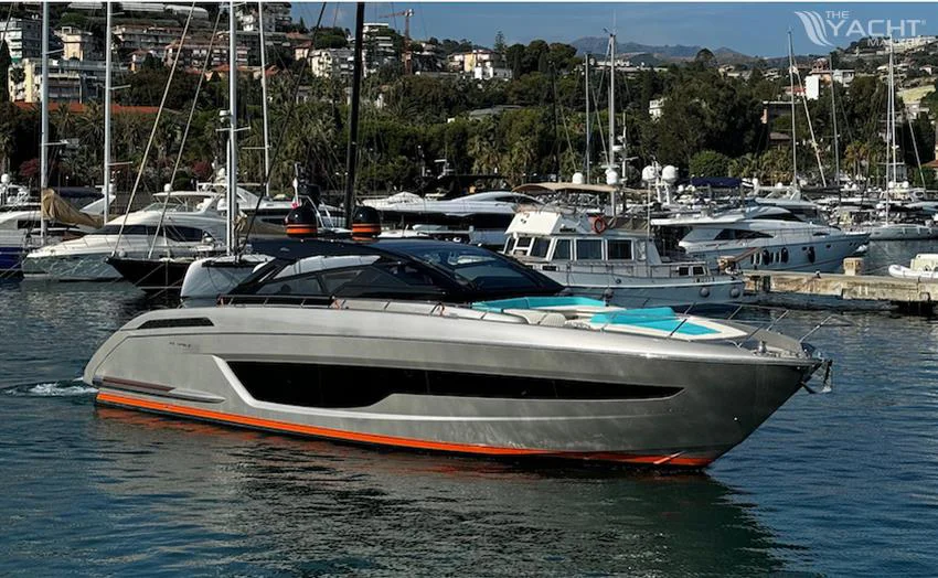 BoatPhoto.coverAlt