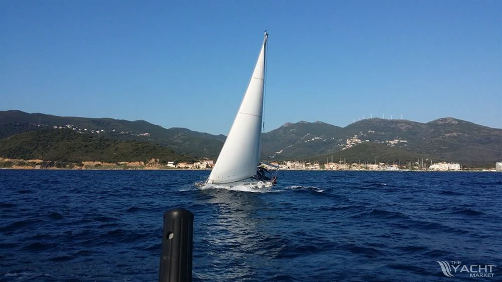 1995 Jeanneau Sun Odyssey 37.1 for sale in Martigues, France, photo 2 of 5