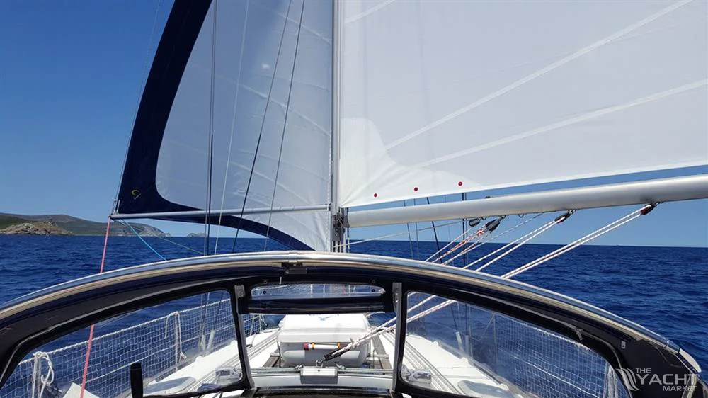 1995 Jeanneau Sun Odyssey 37.1 for sale in Martigues, France, photo 4 of 5