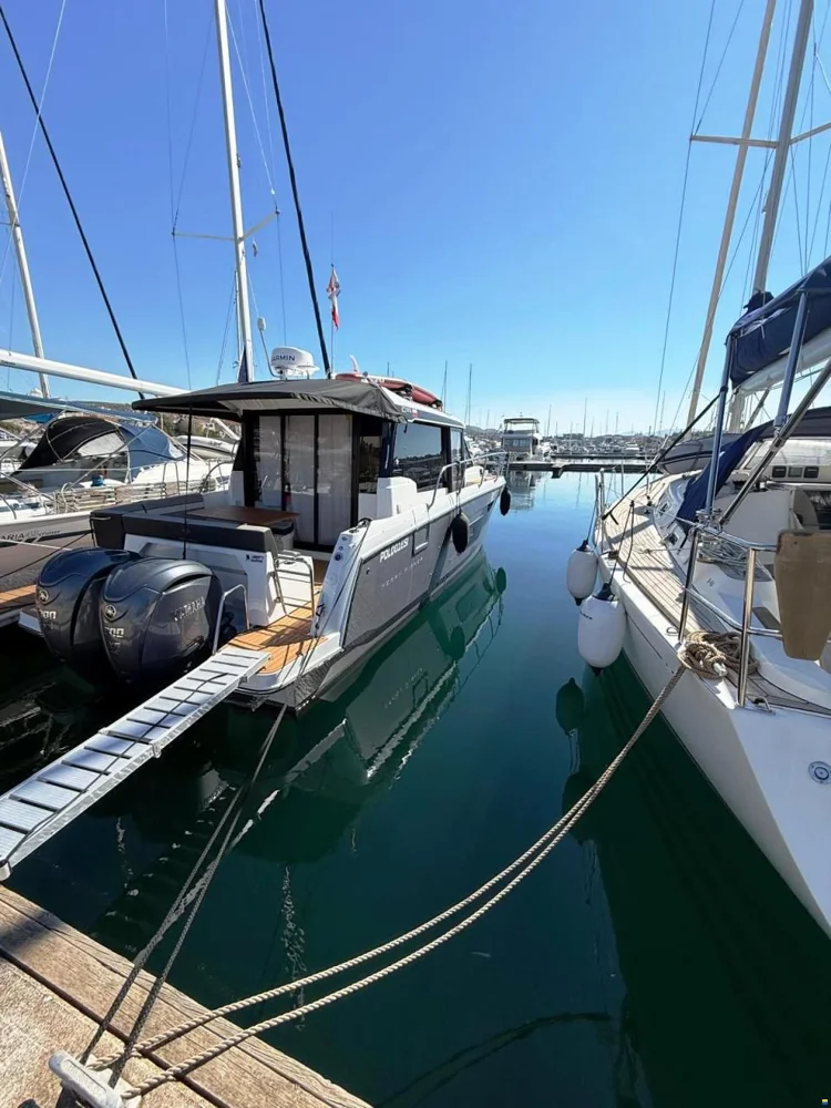 BoatPhoto.coverAlt