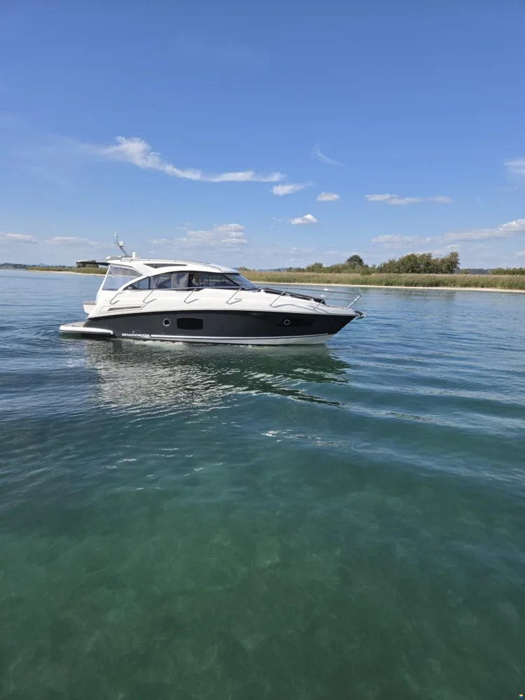 BoatPhoto.coverAlt