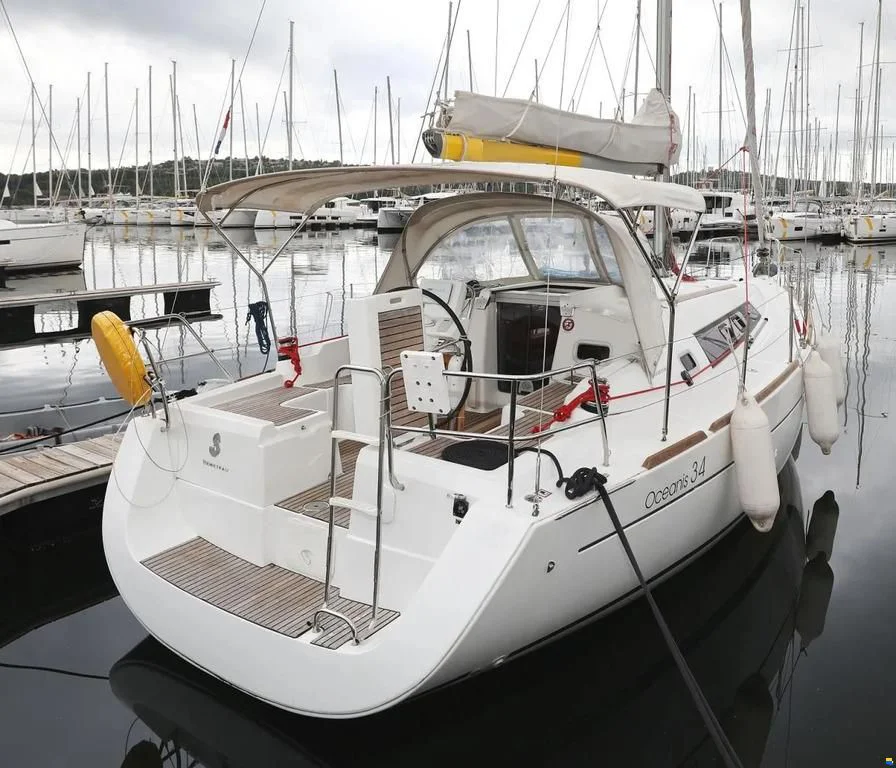 2012 BENETEAU Oceanis 34 for sale in Punat, Croatia, photo 4 of 5