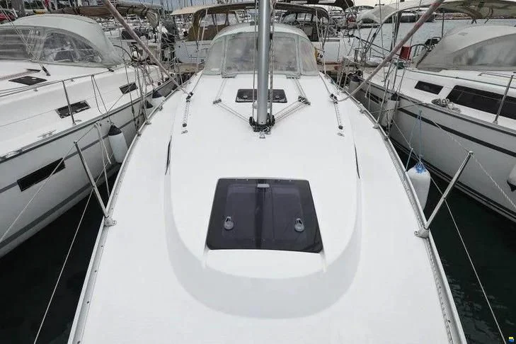 2012 Bavaria 32 Cruiser for sale in Punat, Croatia, photo 5 of 5