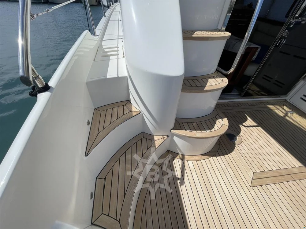 2002 Azimut 42 for sale in Croatia, photo 2 of 5
