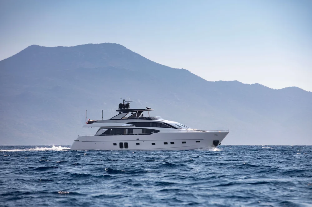 BoatPhoto.coverAlt