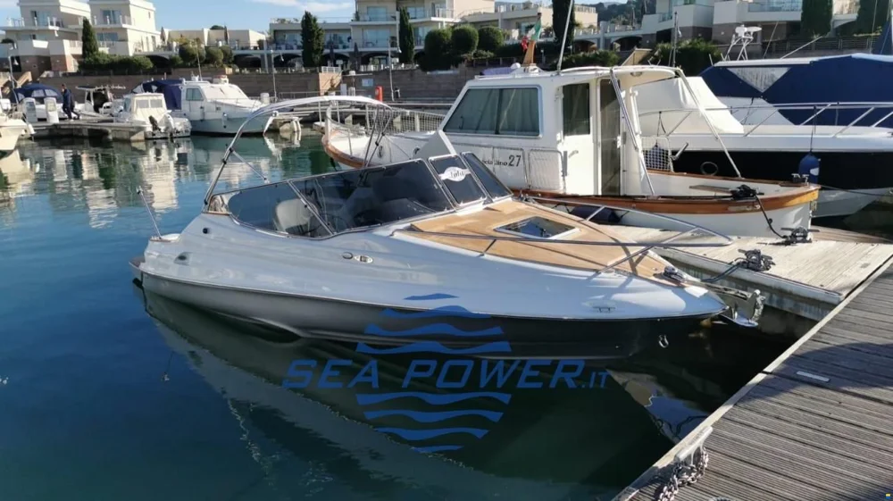 BoatPhoto.coverAlt