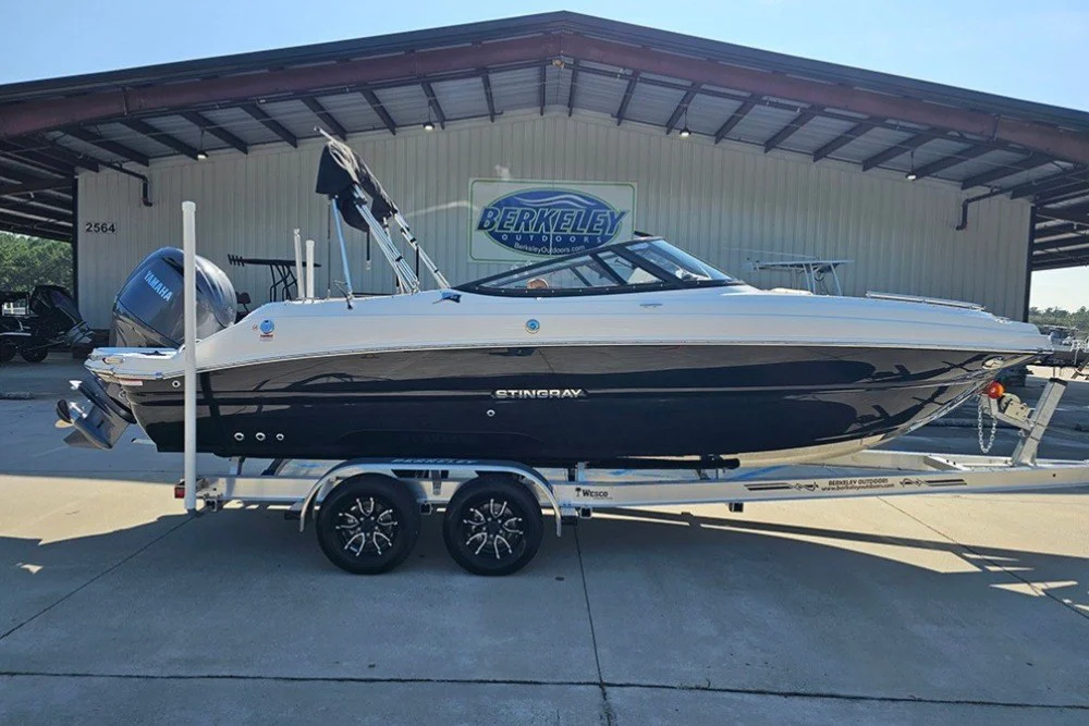 BoatPhoto.coverAlt