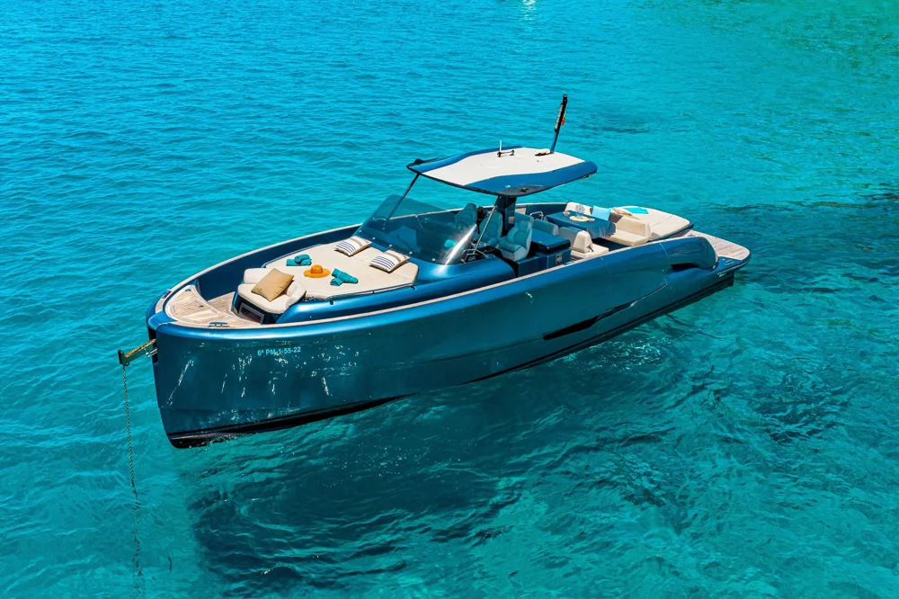 BoatPhoto.coverAlt