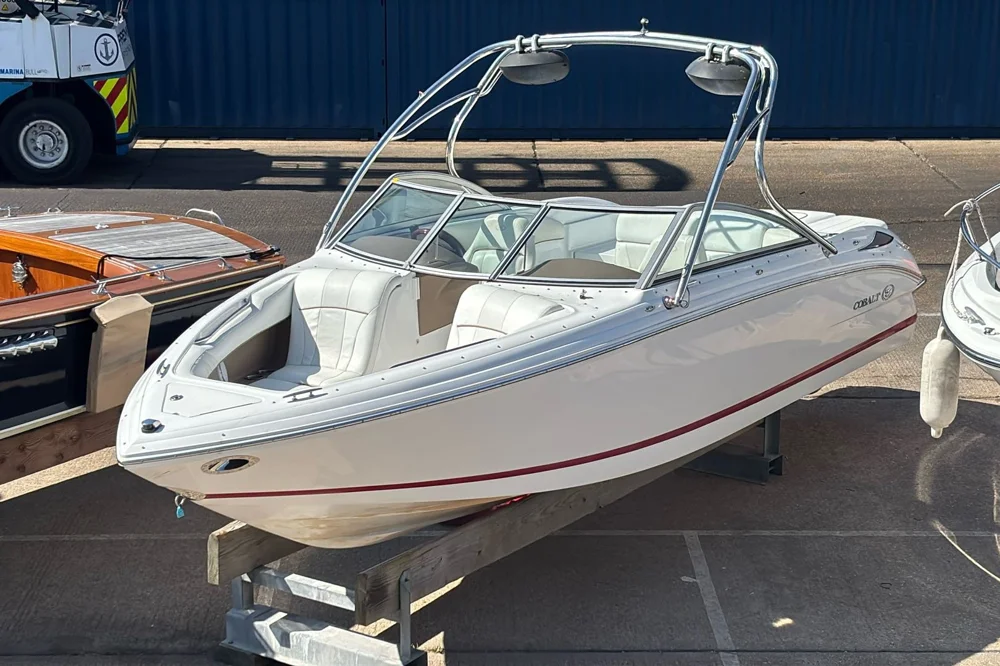 BoatPhoto.coverAlt