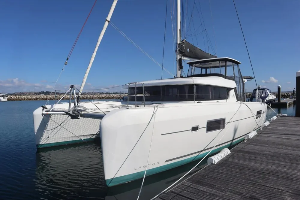 BoatPhoto.coverAlt