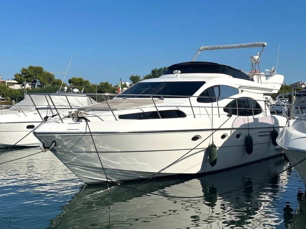 BoatPhoto.coverAlt
