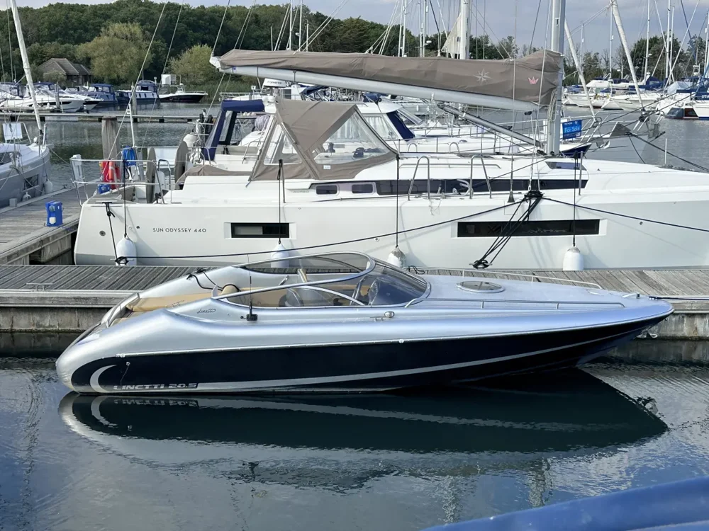 BoatPhoto.alt