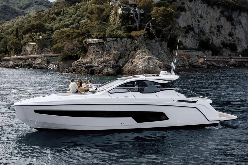 BoatPhoto.coverAlt