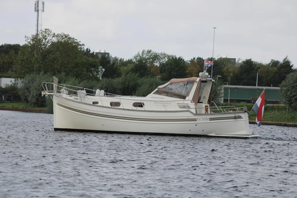 2005 Menorquin Yachts MY 120 Open for sale in Leiderdorp, The Netherlands, photo 3 of 5
