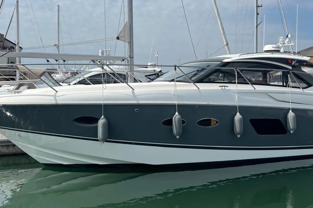 BoatPhoto.coverAlt