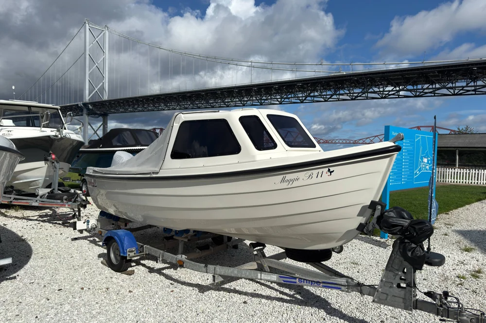 BoatPhoto.coverAlt