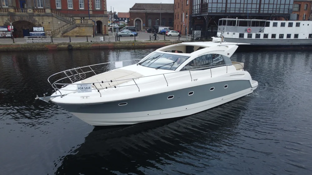 BoatPhoto.coverAlt