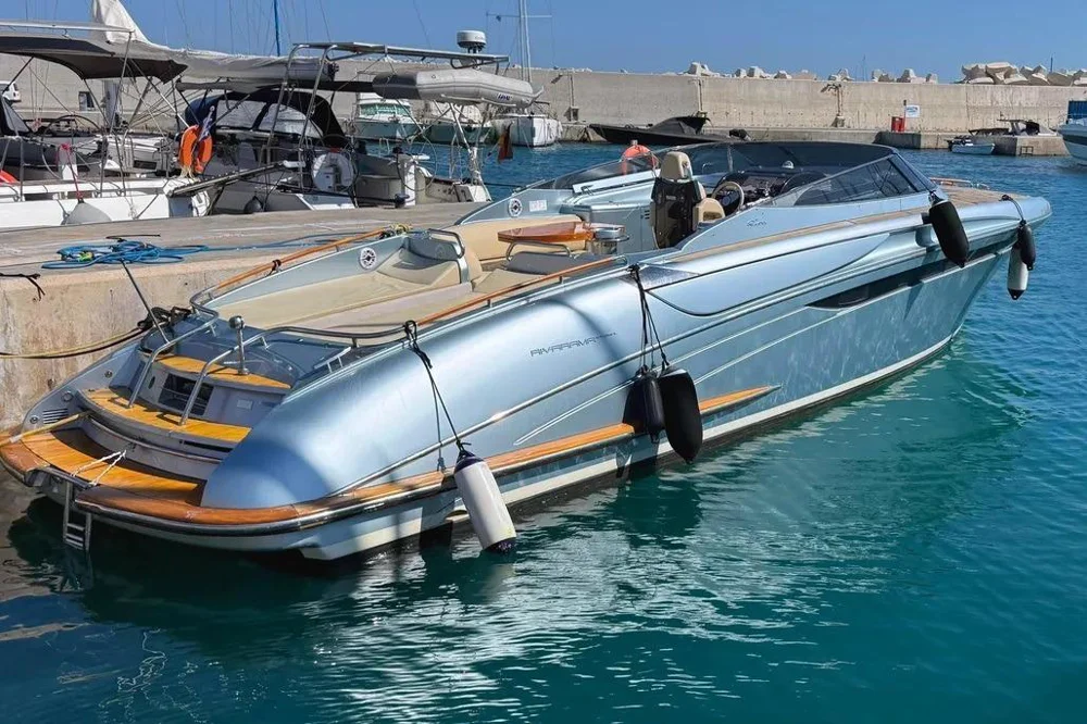 BoatPhoto.coverAlt