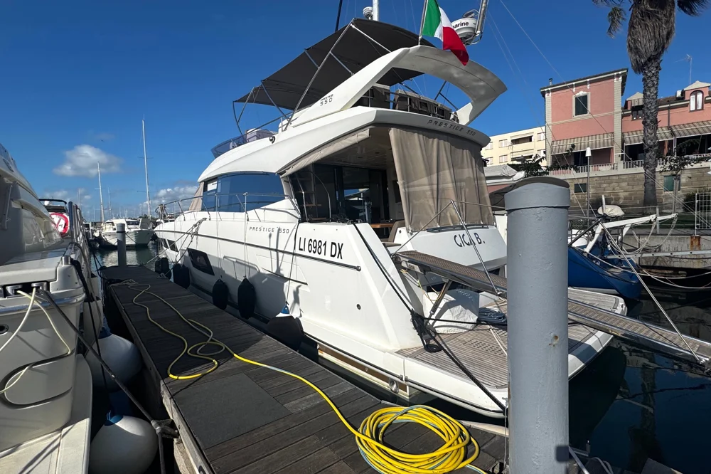 2014 PRESTIGE 550 for sale in Genoa, Italy, photo 3 of 5