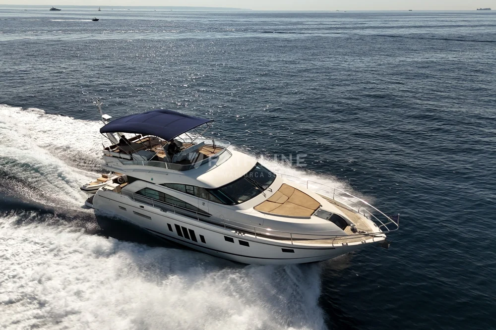 BoatPhoto.coverAlt