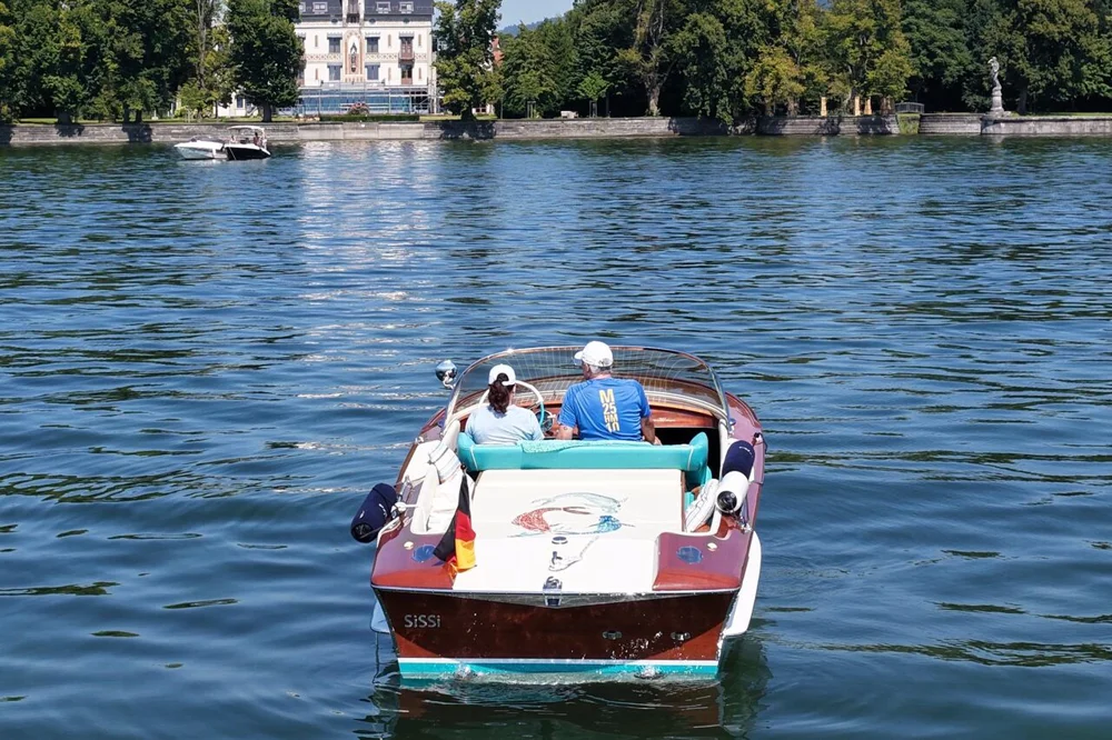 BoatPhoto.alt