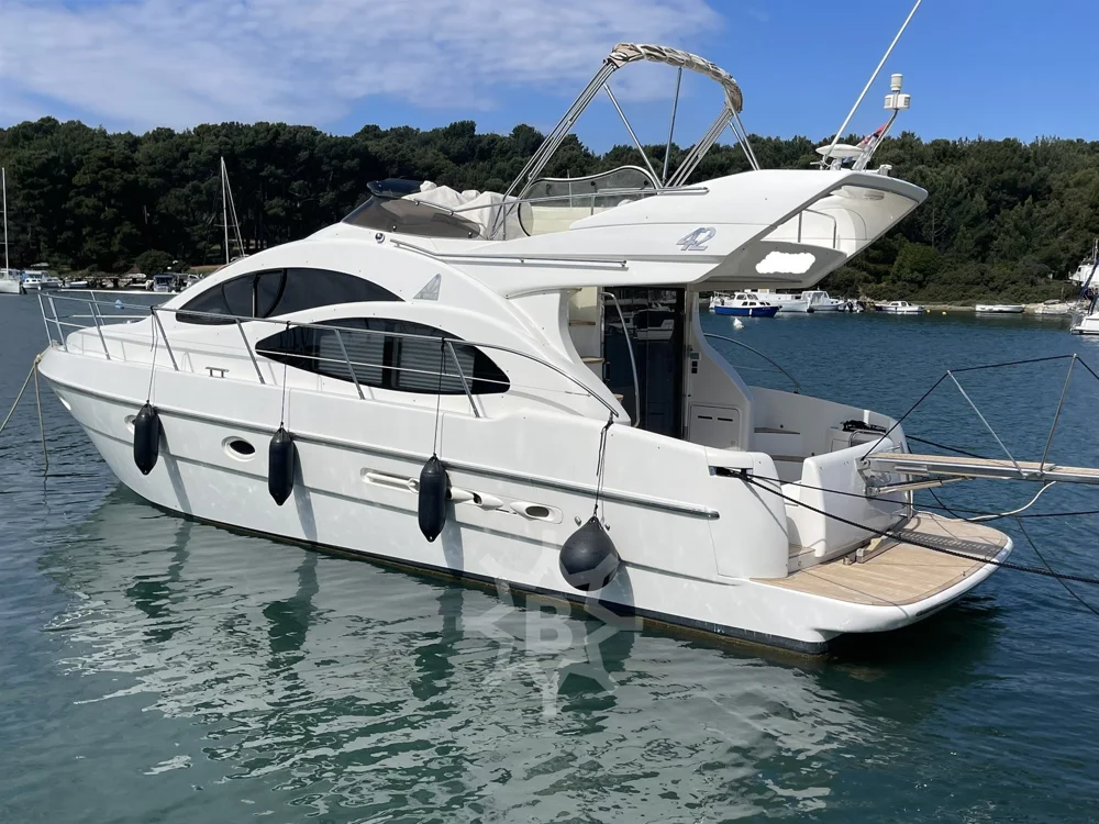 2002 Azimut 42 for sale in Rijeka, Croatia, photo 2 of 5