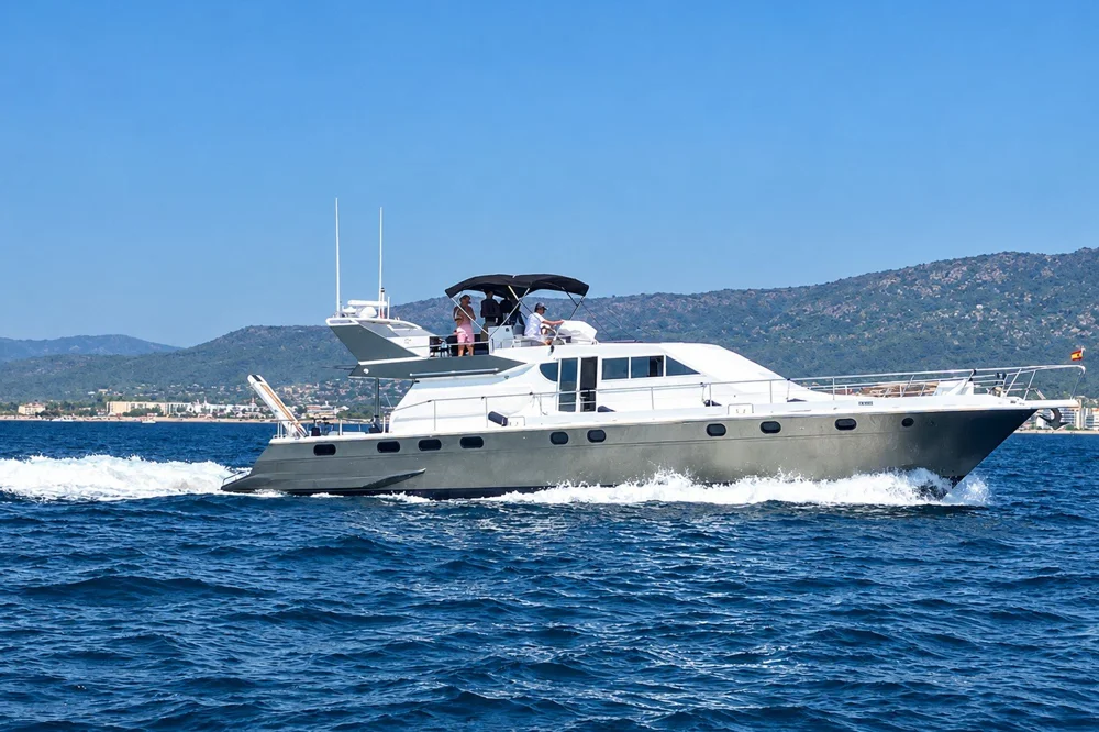 BoatPhoto.coverAlt