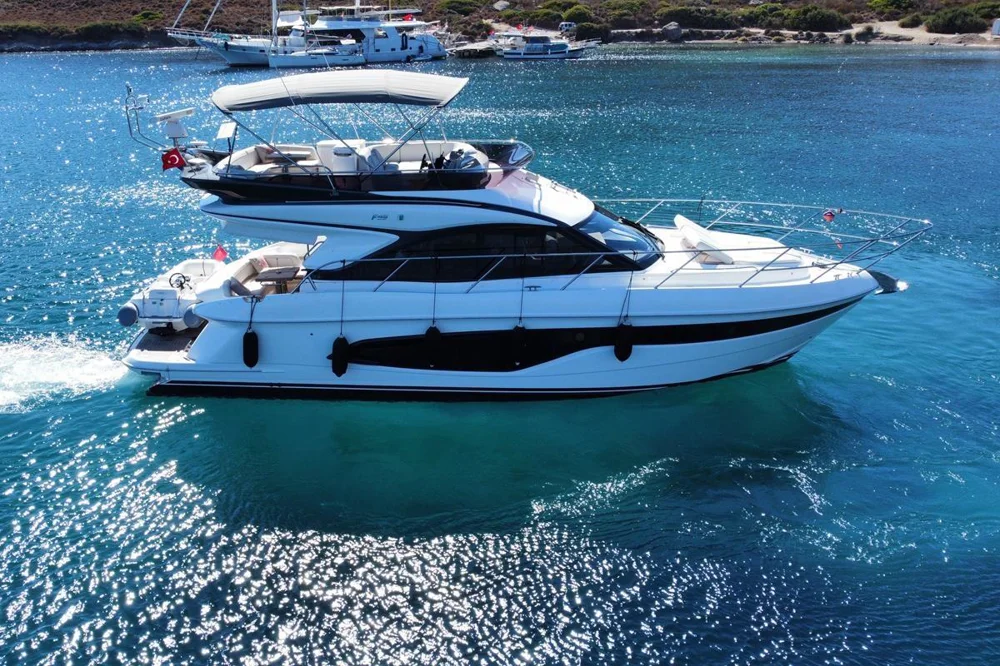 BoatPhoto.coverAlt