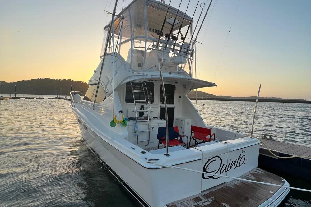 BoatPhoto.coverAlt