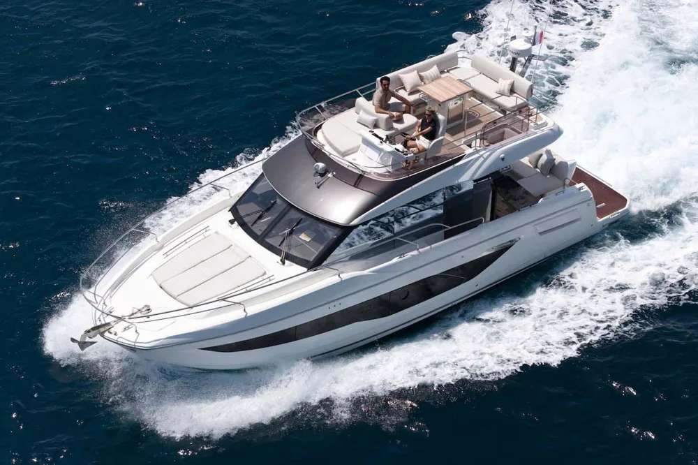 BoatPhoto.coverAlt