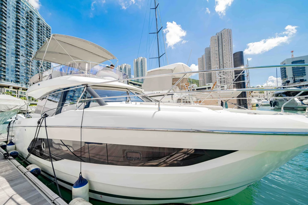 BoatPhoto.coverAlt