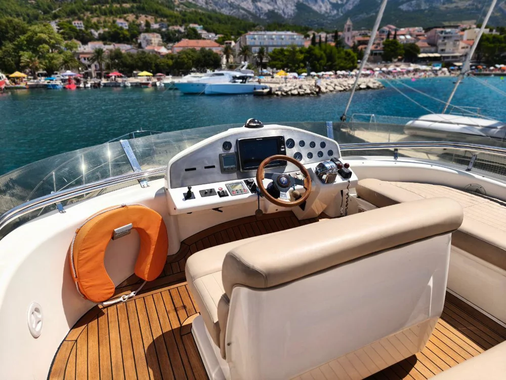 2006 SEALINE F43 for sale in Hvar, Croatia, photo 5 of 5