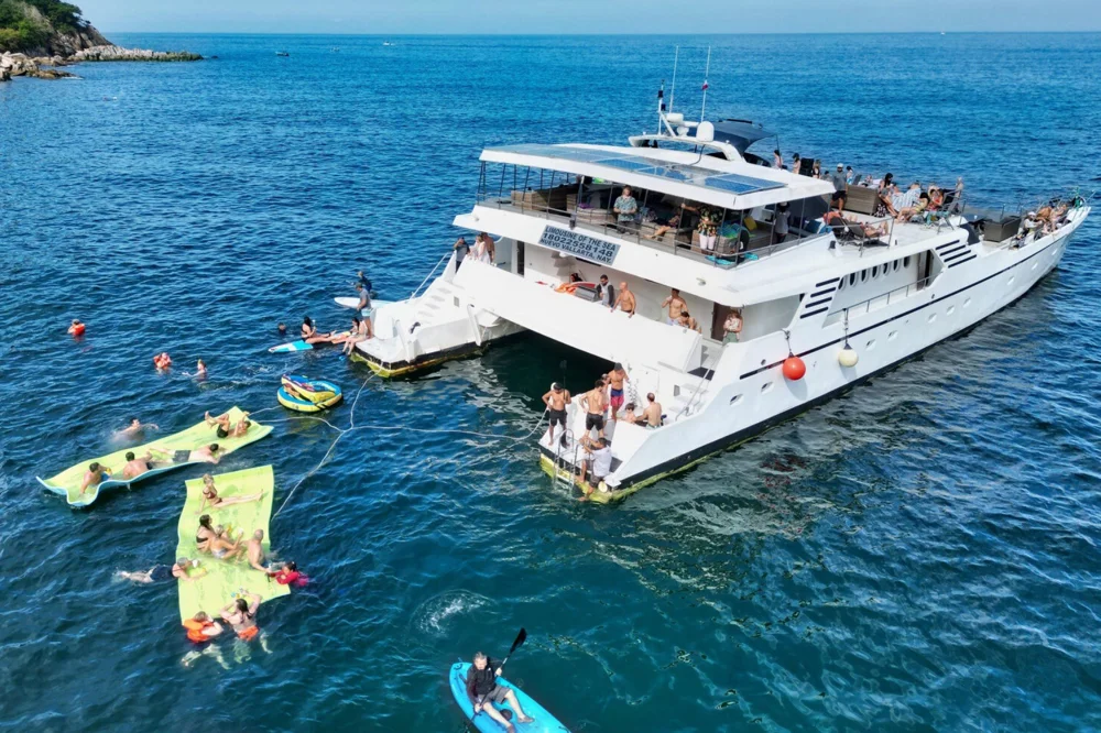 BoatPhoto.alt
