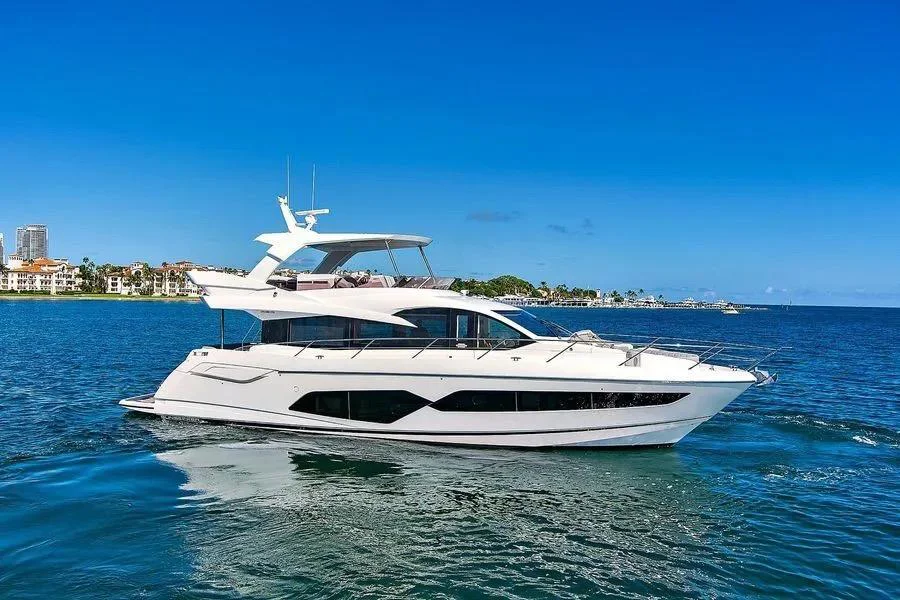 BoatPhoto.coverAlt