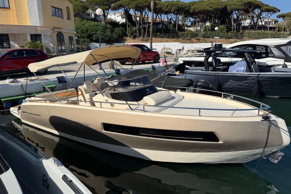 BoatPhoto.coverAlt
