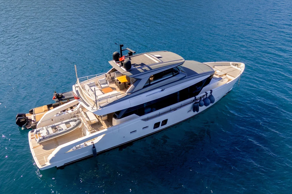 BoatPhoto.coverAlt