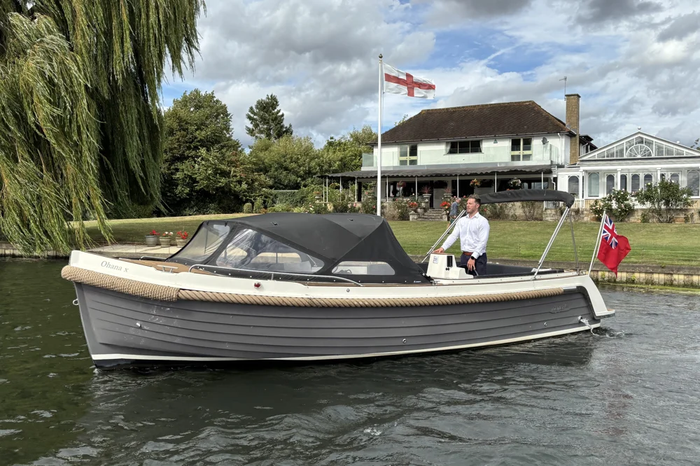 BoatPhoto.coverAlt
